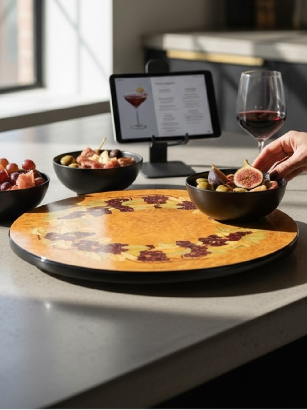 Signed Italian Sorrento Inlaid Wood Lazy Susan – Mastellone Giuseppe – 20.5” - Picture 14 of 16
